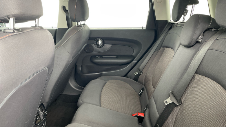 MINI Clubman 1.5 Cooper Classic 6dr Petrol Estate